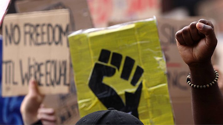 Telediario 1 - Mineápolis prohíbe la técnica de estrangulamiento tras la muerte de George Floyd