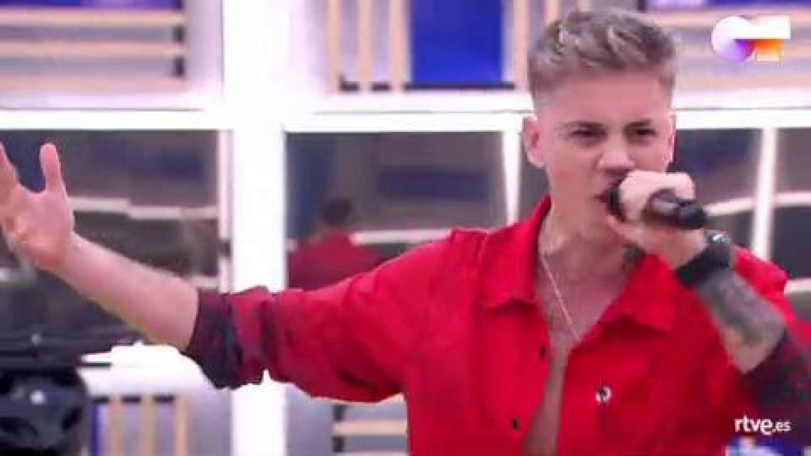 Hugo canta "Radioactive", de Imagine Dragons, en el primer pase de micros de la Gala Final de Operación Triunfo 2020
