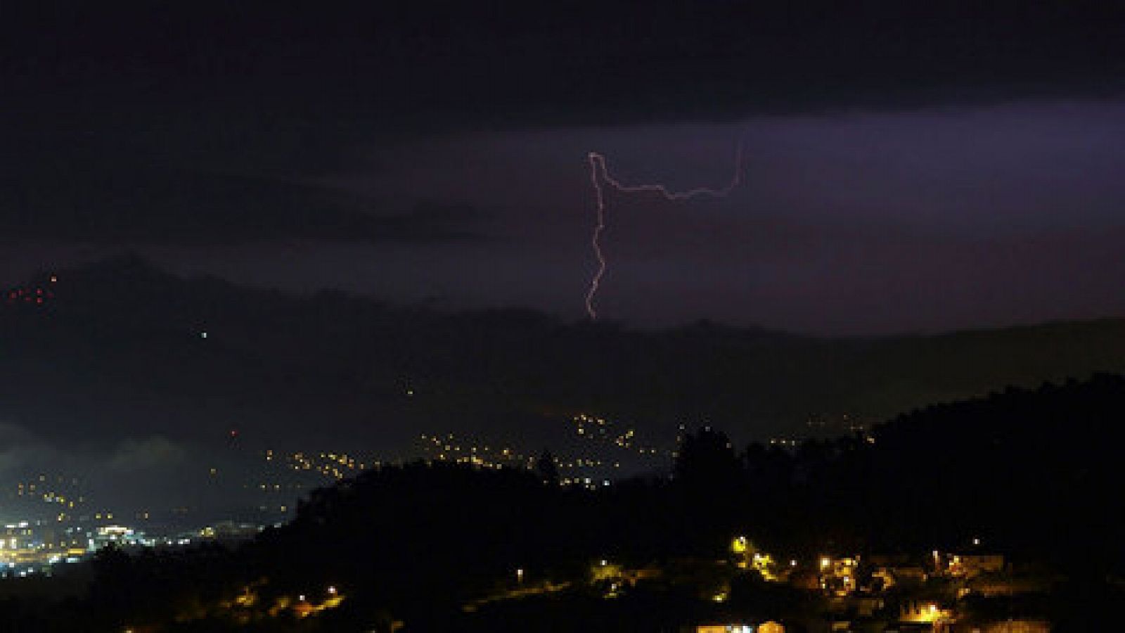 Chubascos y tormentas que podrán ser localmente  fuertes - RTVE.es