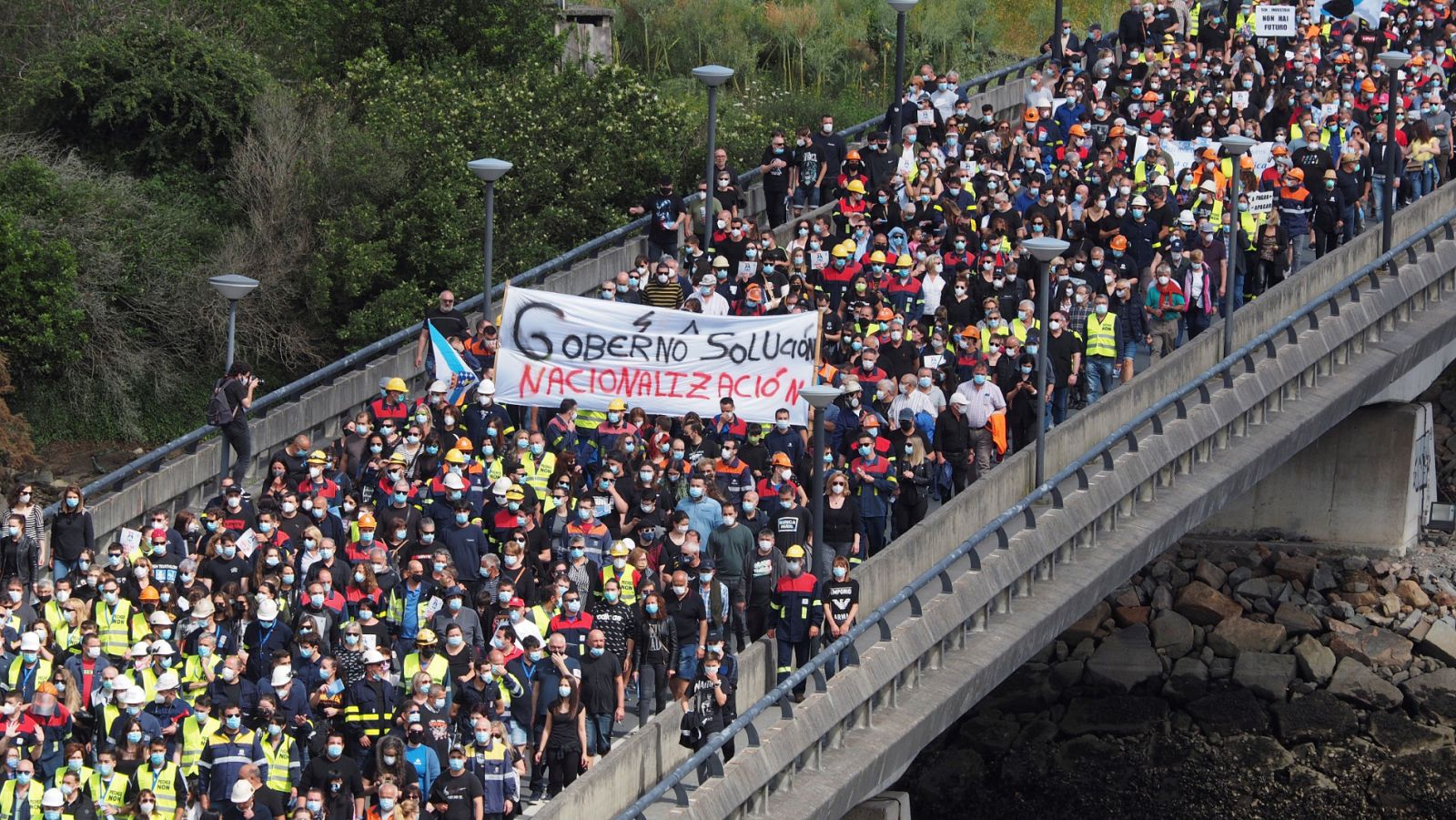 Vídeo: 20.000 manifestantes para exigir soluciones para Alcoa - RTVE.es