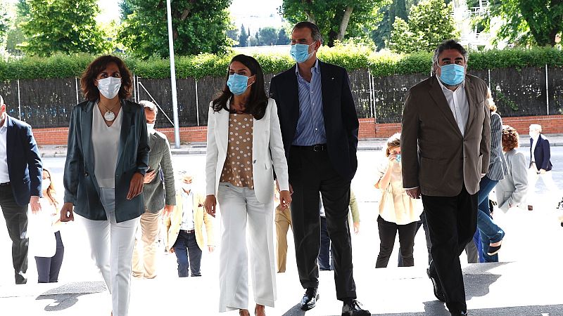 Los Reyes visitan el CAR de Madrid