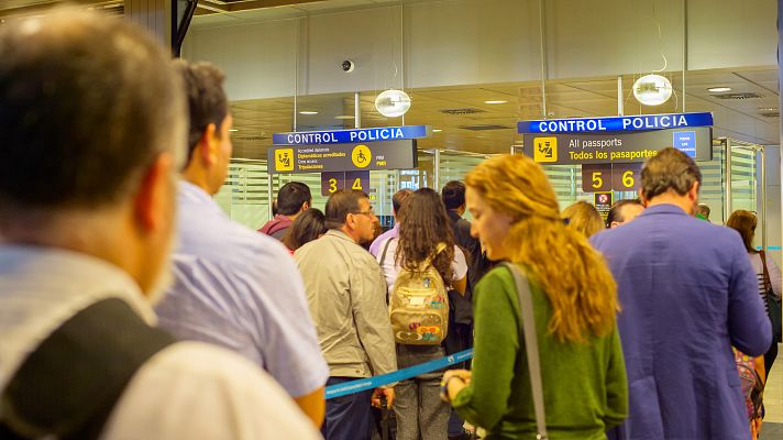 Un teléfono para resolver dudas cuando se viaja al extranjero