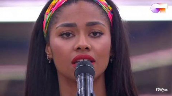 Nia canta "Say Something" 2o pase de micros