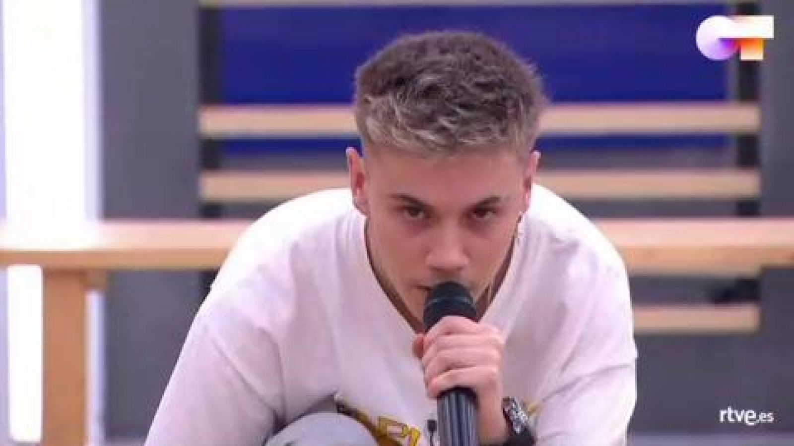 OT 2020 | Hugo canta "Radioactive", de Imagine Dragons, en el segundo pase de micros de la Gala Final de Operación Triunfo 2020