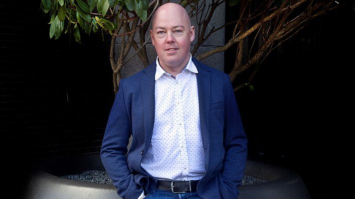 Telediario 1 - John Boyne se inspira en sus propios recuerdos en su novela más personal: La huella del silencio
