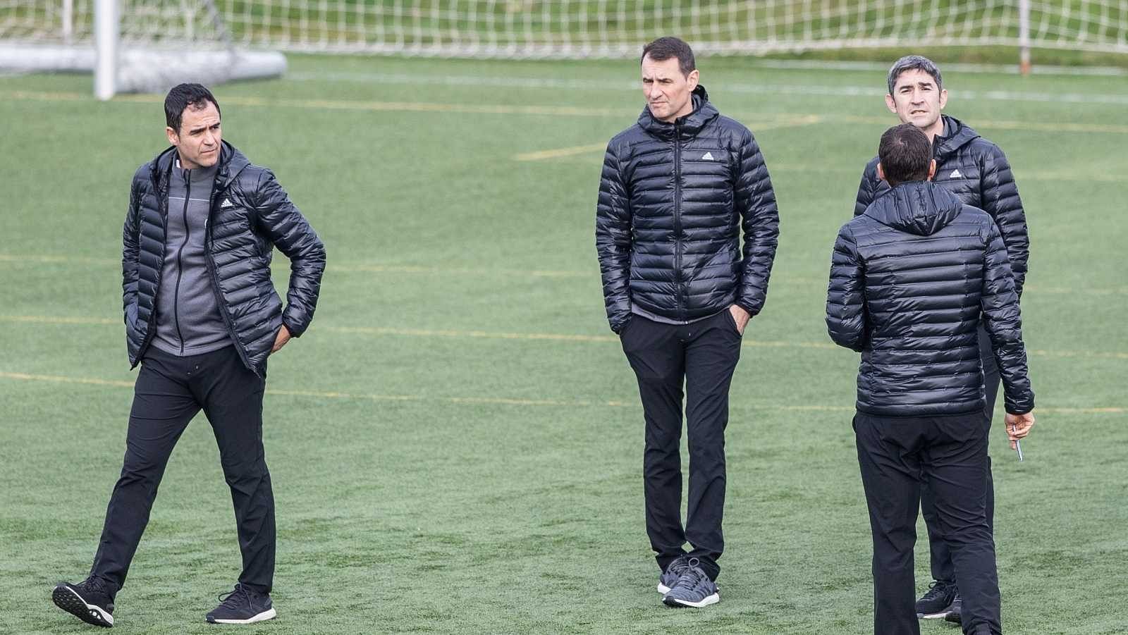 Un árbitro da positivo antes de reanudar la Liga