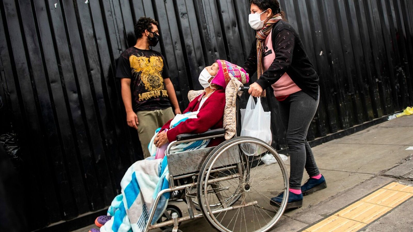 Perú no logra frenar el coronavirus con casi 200.000 contagios - RTVE.es