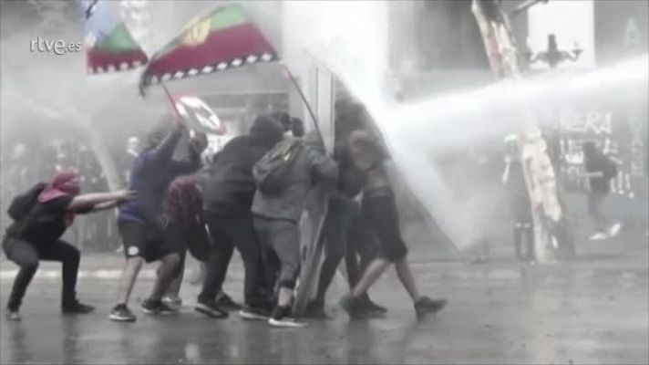 En portada - El virus que paró Chile