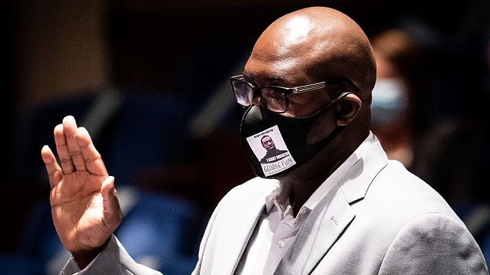 Telediario 1 - El hermano de George Floyd pide que su muerte "no sea en vano" ante la Cámara de Representantes de EE.UU.