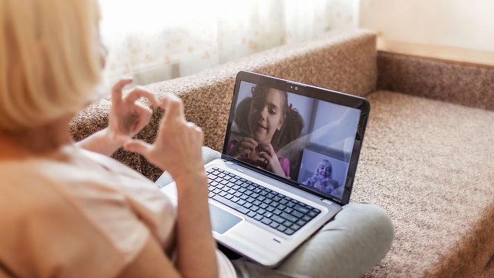 Telediario 1 - El coronavirus plantea nuevas formas de comunicación
