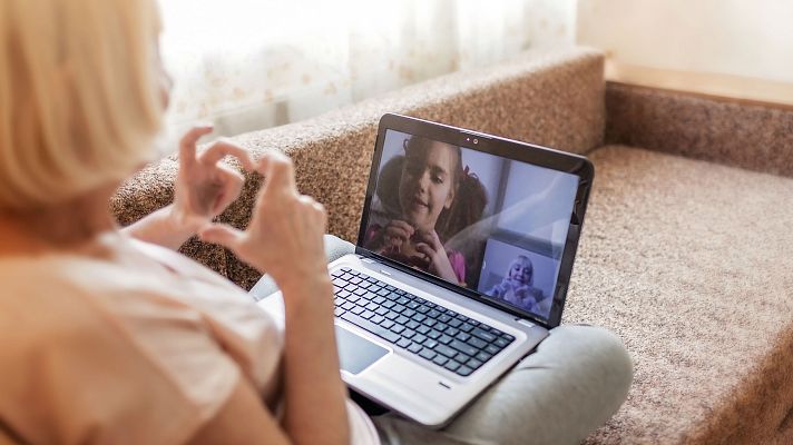 Telediario 1 - El coronavirus plantea nuevas formas de comunicación