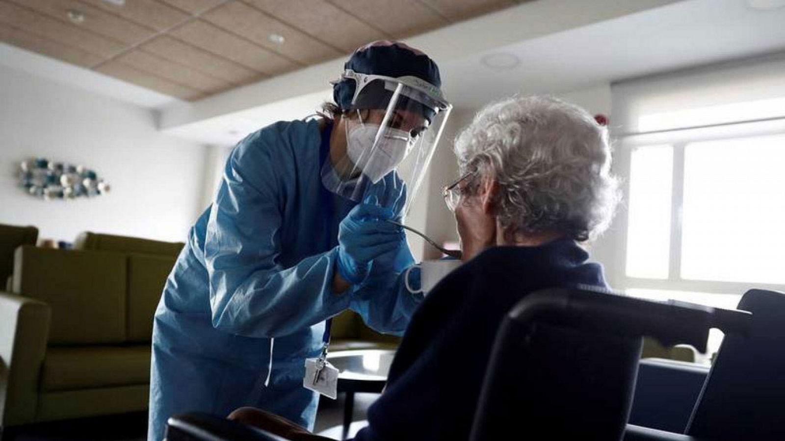 Somos documentales - Coronavirus. Mayores, cuando el virus llegó a las residencias