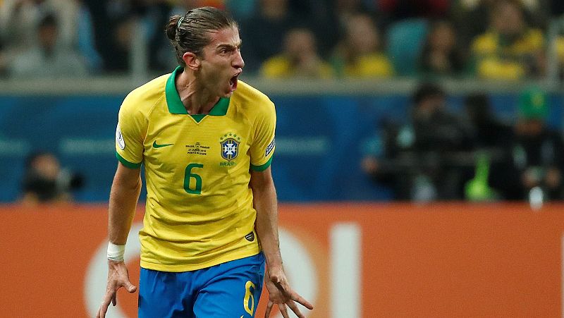 Filipe Luis: "Me siento muy vivo aún en el futbol"