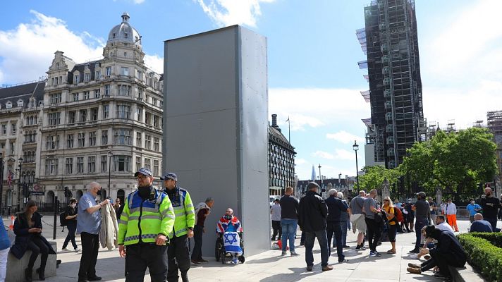 Reino Unido cubre la estatua de Winston Churchill para protegerla de las protestas antirracistas