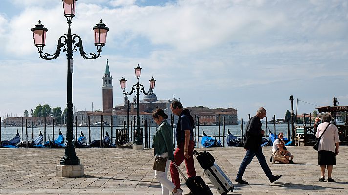Telediario 1 - Los destinos turísticos de todo el mundo reabren sus puertas