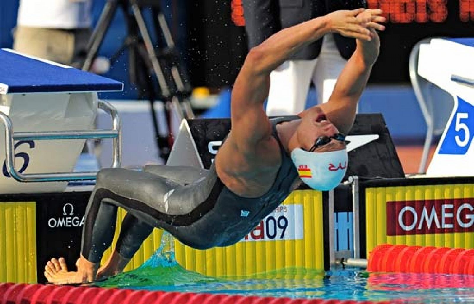 El nadador español Aschwin Woldeboer termina cuarto, a un paso del podio, en la final de 50 metros espalda. 