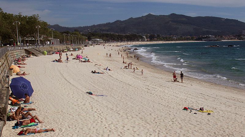 Las mil playas gallegas se preparan para un verano marcado por la crisis sanitaria