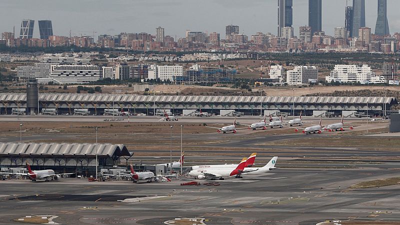 Sanidad continúa con los controles en puertos y aeropuertos para vigilar los casos importados