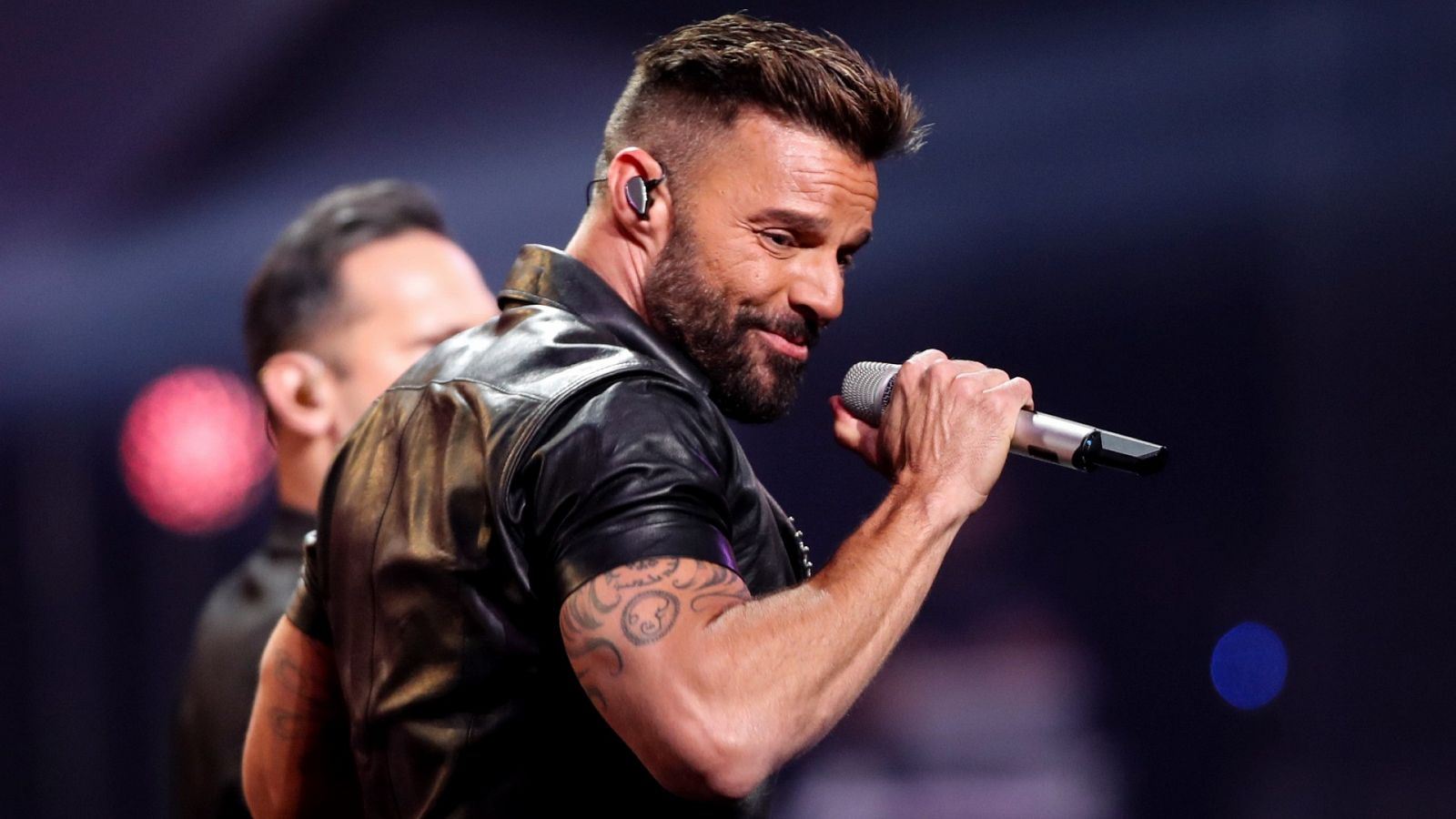 Ricky Martin nos pide una 'Pausa' con su nuevo disco