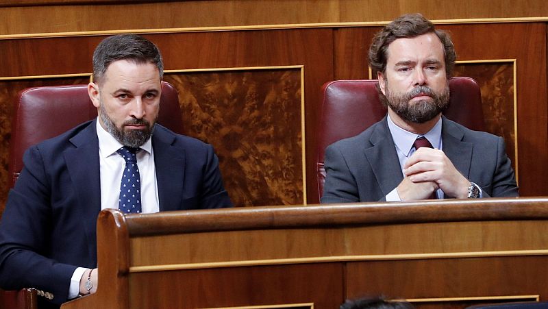 Sánchez ve "imposible" sumar a Vox a pactos de unidad y Abascal le reprocha que "calle" ante los "ataques" de su vicepresidente Iglesias a la Corona