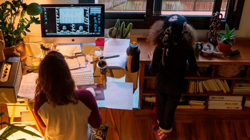 Lahera, profesor de Derecho del Trabajo: "Los costes de producción derivados del teletrabajo deben correr a cargo de la empresa" - RTVE.es - La tarde en 24h | Ver
