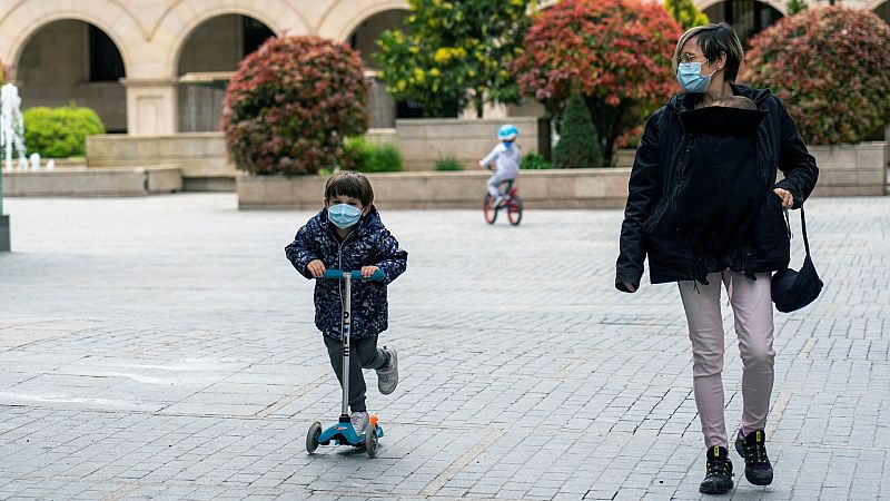 Un estudio advierte de que un grupo de 20 escolares genera más de 800 contactos en solo dos días