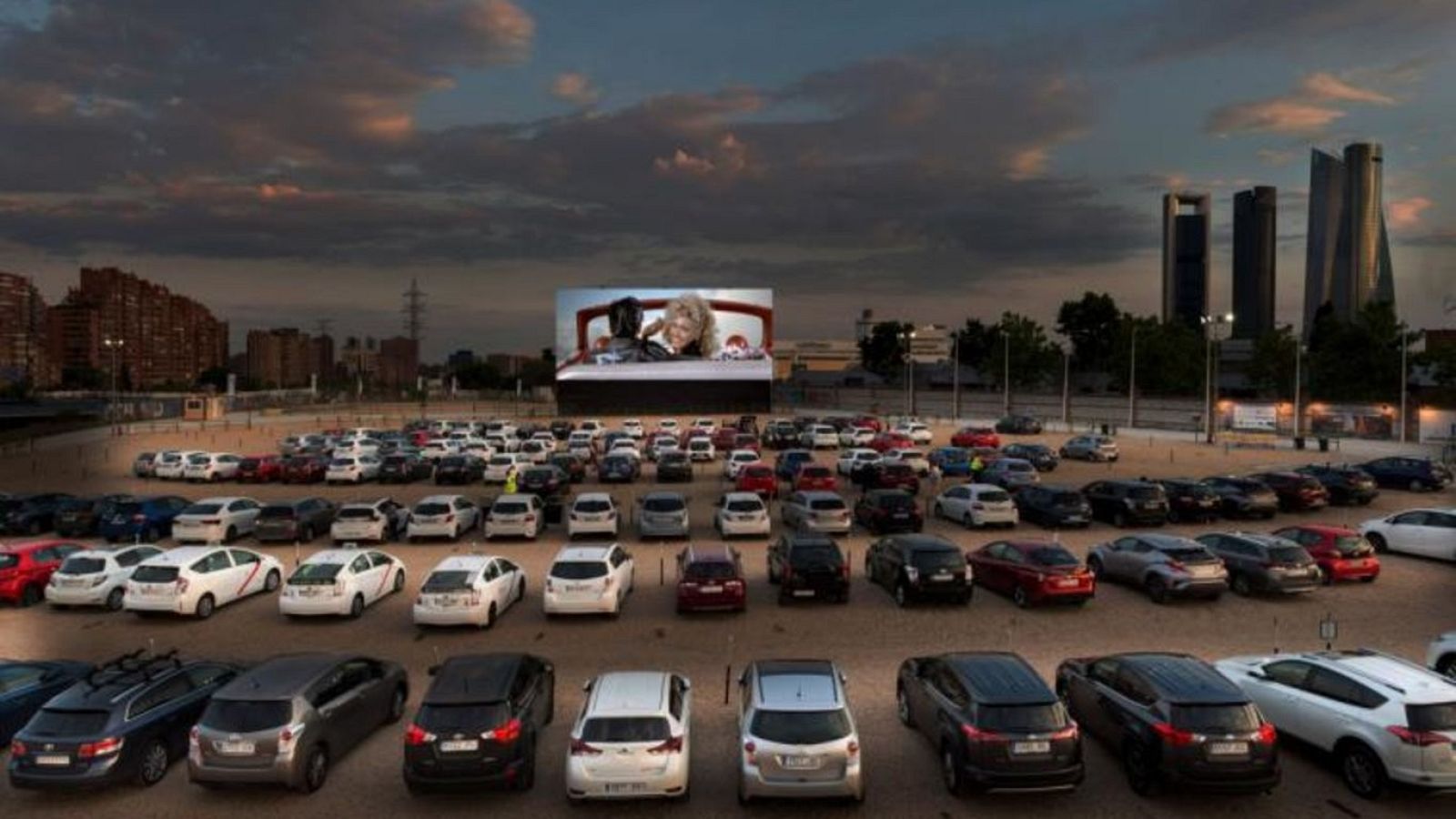 Primer concierto celebrado en un autocine en España