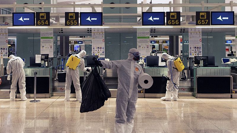 Los viajeros que lleguen a España tendrán que pasar tres controles básicos de salud en los aeropuertos