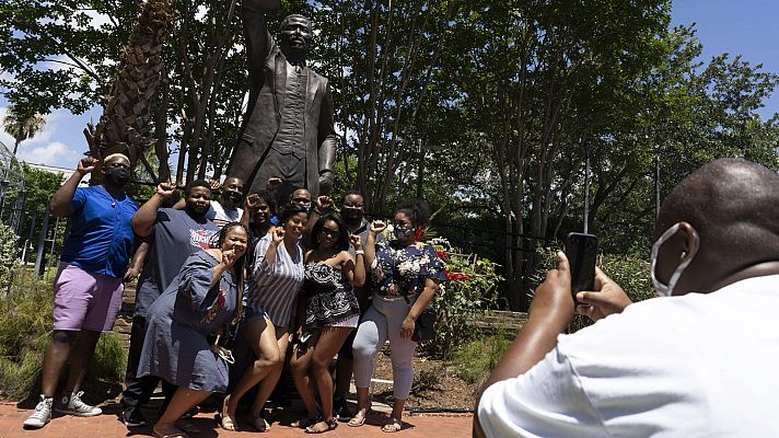 Telediario 1 - Estados Unidos celebra 'Juneteeth', la fiesta del fin de la esclavitud