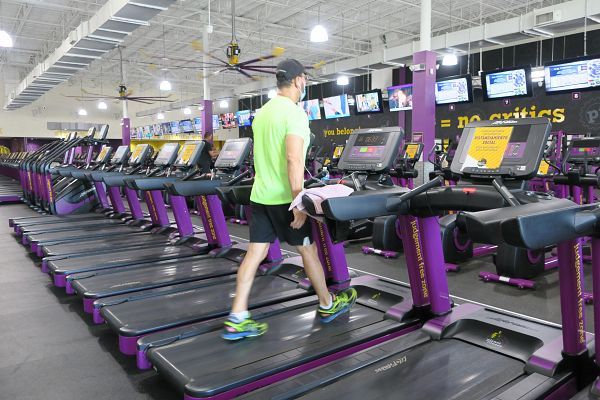 Telediario 1 - Los gimnasios se resienten en su reapertura tras la pandemia