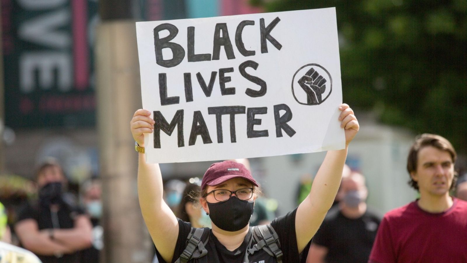 Protestas contra el racismo en París y Glasgow el mismo día que Trump retoma los actos de su campaña electoral | Ver