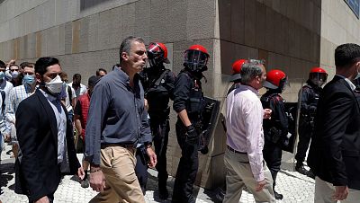 Incidentes al trmino de un acto de precampaa de Vox en San Sebastin