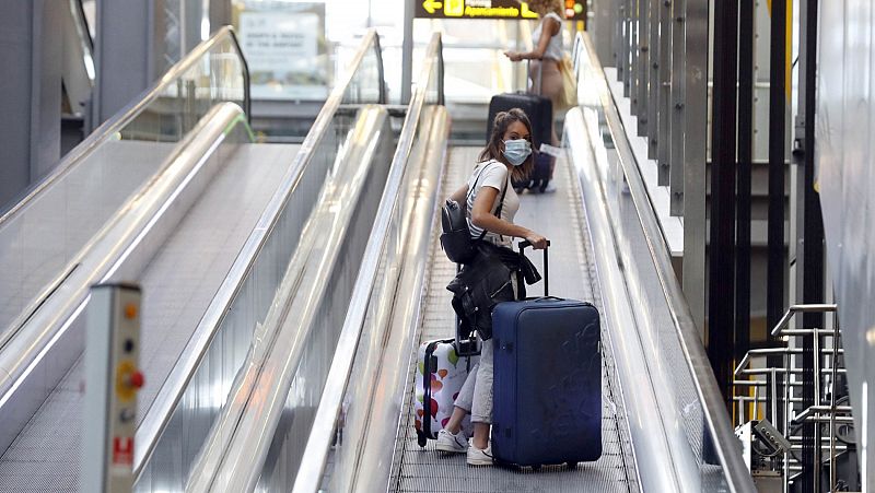Llegan los primeros vuelos a los aeropuertos españoles al reabrirse las fronteras europeas 