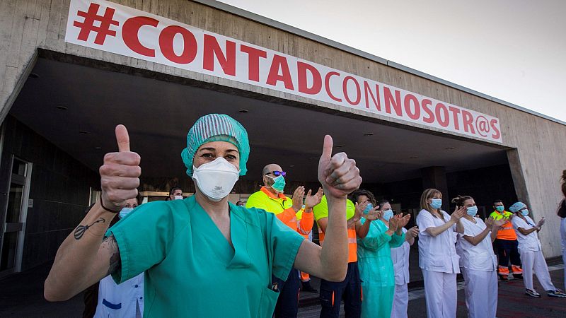 Los sanitarios se reencuentran con sus familiares tras el estado de alarma por el coronavirus