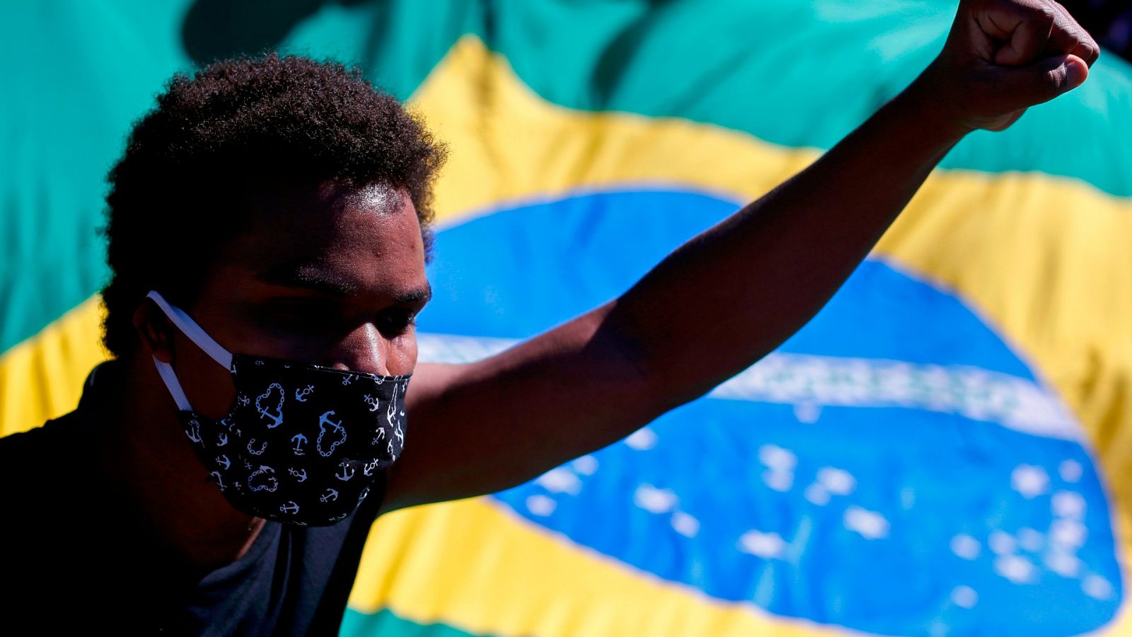 La crisis sanitaria por el coronavirus eleva la polarización política en Brasil