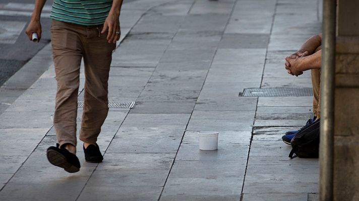 Telediario 1 - Oxfam alerta de que la crisis del coronavirus podría arrastrar a la pobreza a 700.000 personas más en España