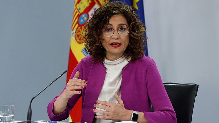 Montero acusa a Casado de trabajar "en contra de los intereses de España" en Europa