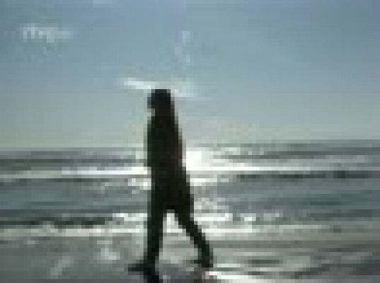  - Al Bano y Romina, desde Cataluña, cantan 'Arena blanca, mar