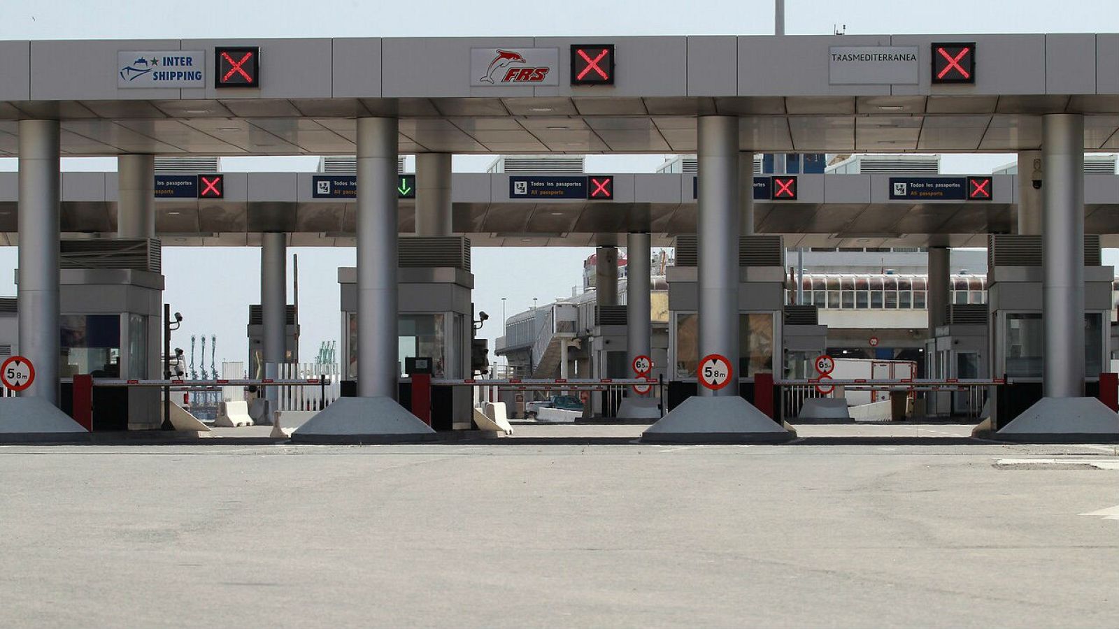 El Gobierno asegura que España está preparada para asumir la reapertura de fronteras con Marruecos - RTVE.es - Telediario 1 | Ver