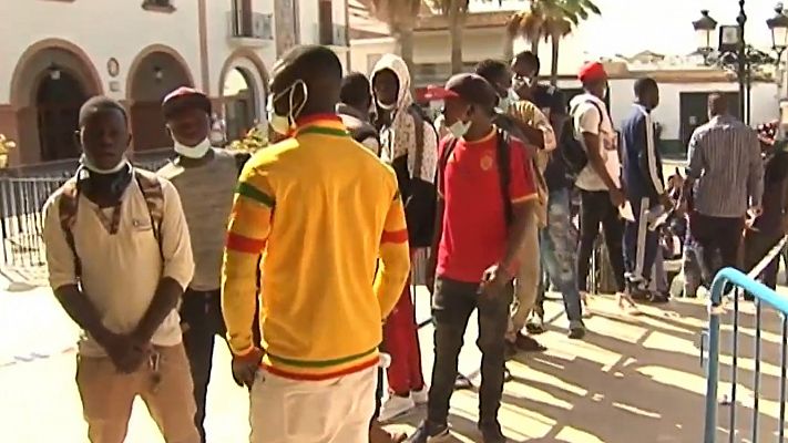 Telediario 1 - Migrantes engañados por un bulo sobre el ingreso mínimo vita