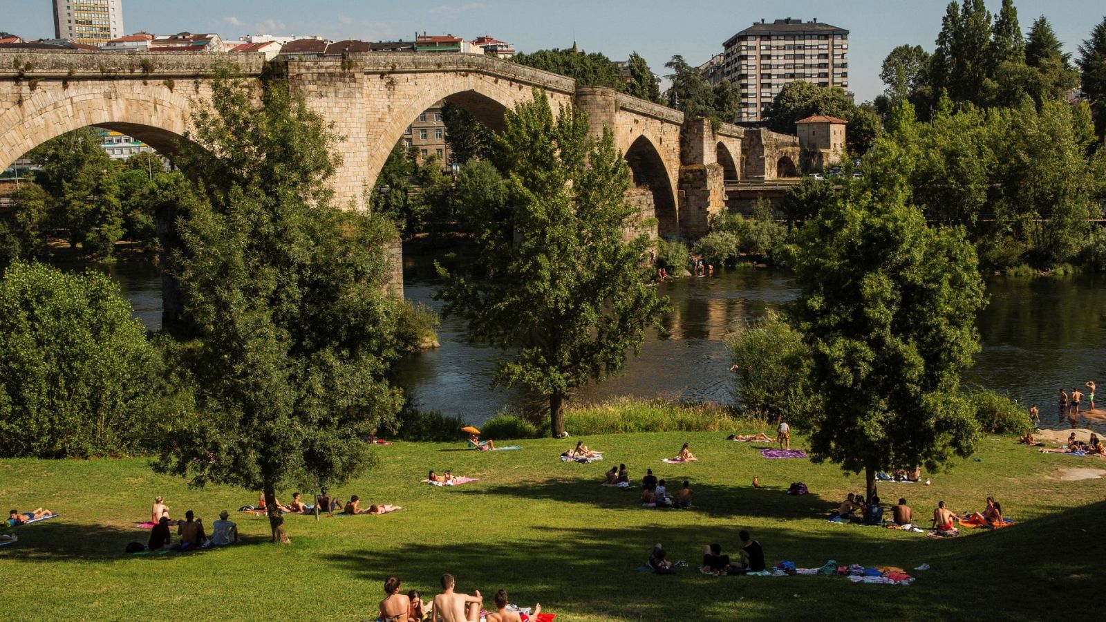 Bajada de temperaturas y tormentas en el tercio norte - Ver ahora