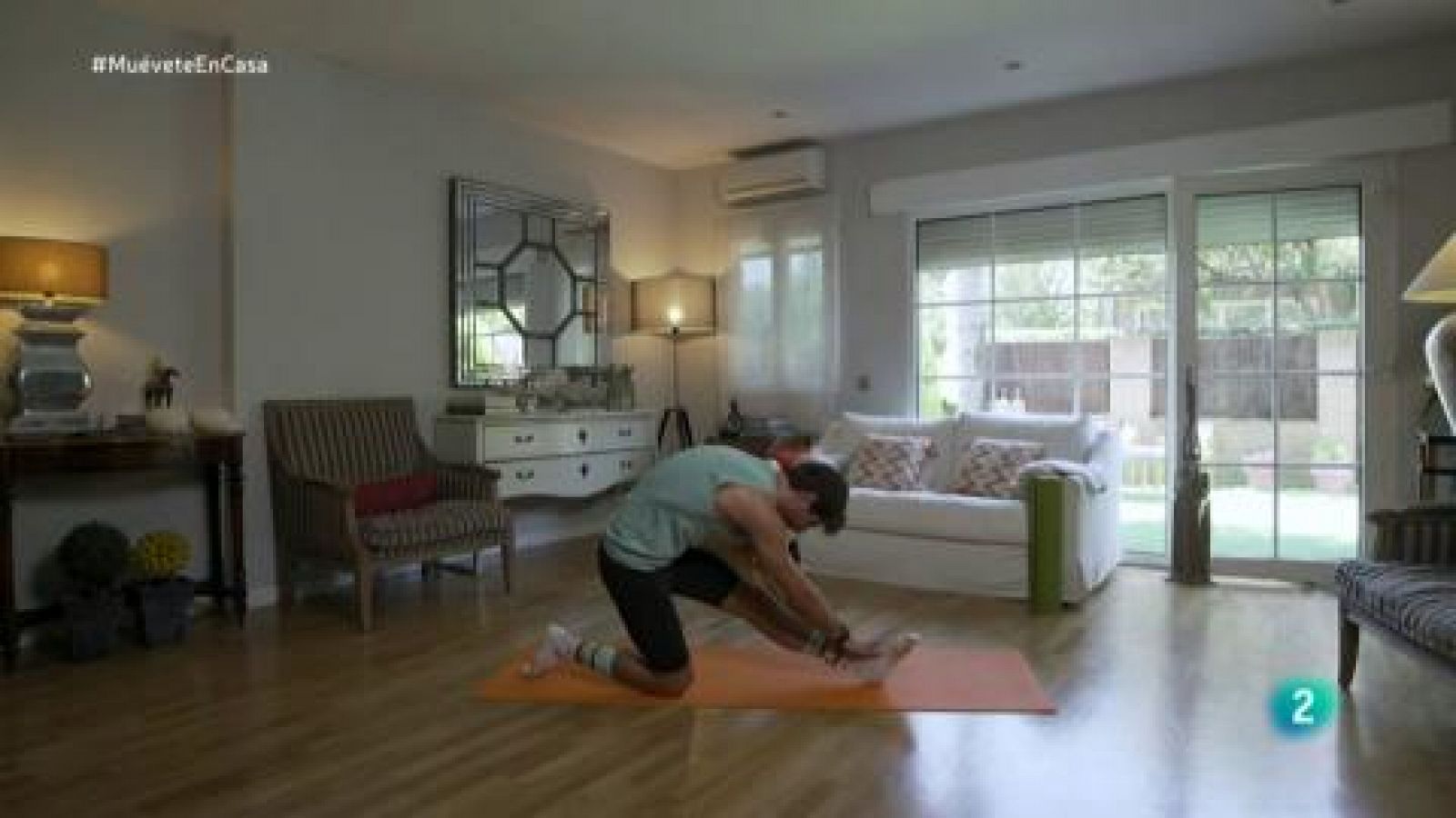 Muévete en casa - ¡Mejora la flexibilidad de glúteos y piernas!