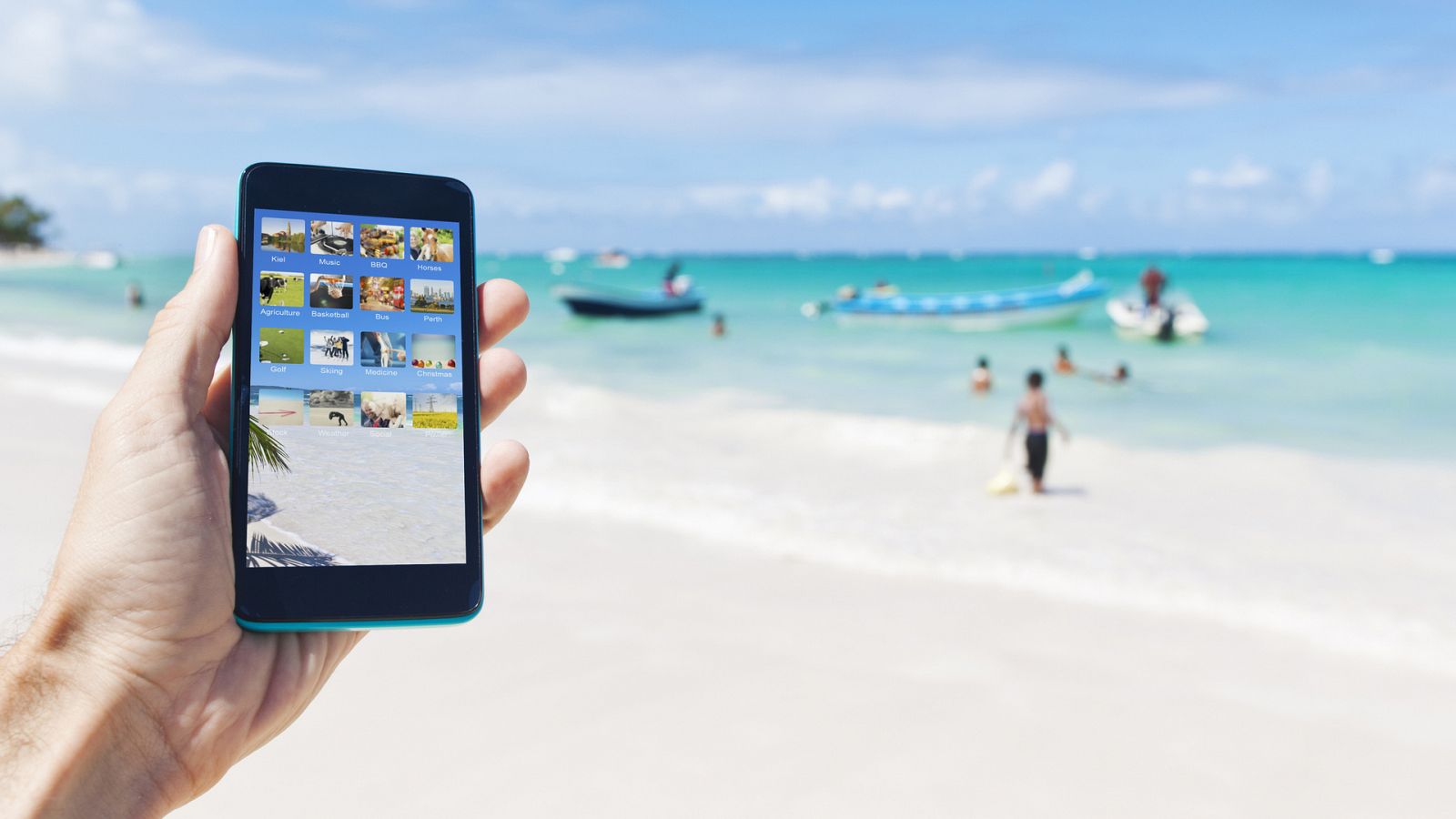 El verano que viene: Así son las aplicaciones para reservar hueco en playas y piscinas