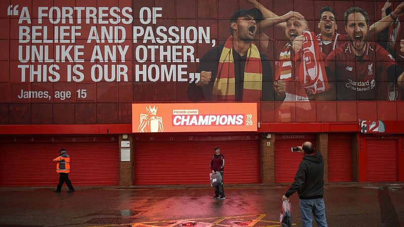 Liverpool vuelve a teñirse de 'red' 30 años después