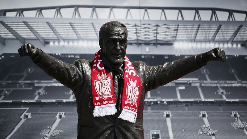 Shankly vuelve a sonreír en Liverpool tras ganar la Premier