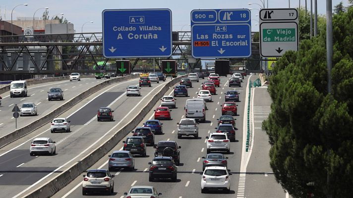 Telediario 1 - Tráfico intenso y retenciones en el primer fin de semana de plena movilidad tras fin del estado de alarma