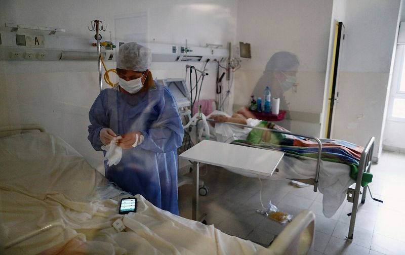 En Argentina, la curva de los contagios crece exponencialmente desde hace semanas | Ver