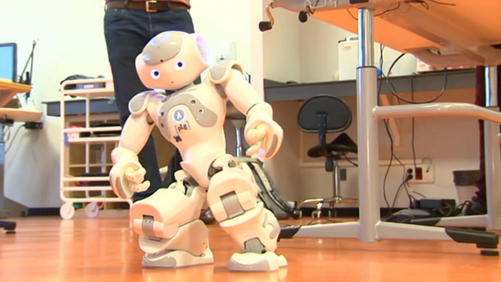 Lab24 - Rehabilitación robótica y Programados para durar - RTVE.es