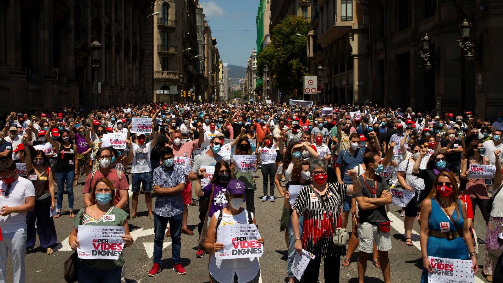 Miles de personas reclaman un gran pacto para la reconstrucción social