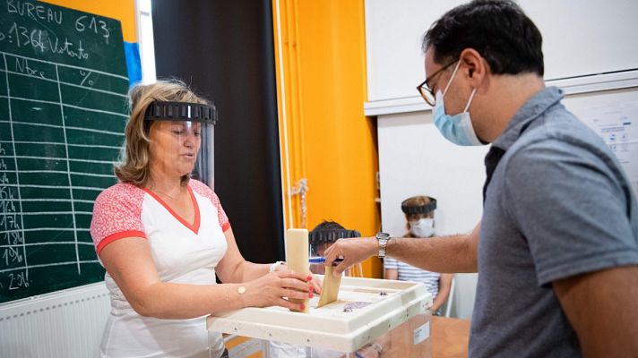 Francia celebra la segunda vuelta de las elecciones municipales aplazadas por la pandemia del coronavirus